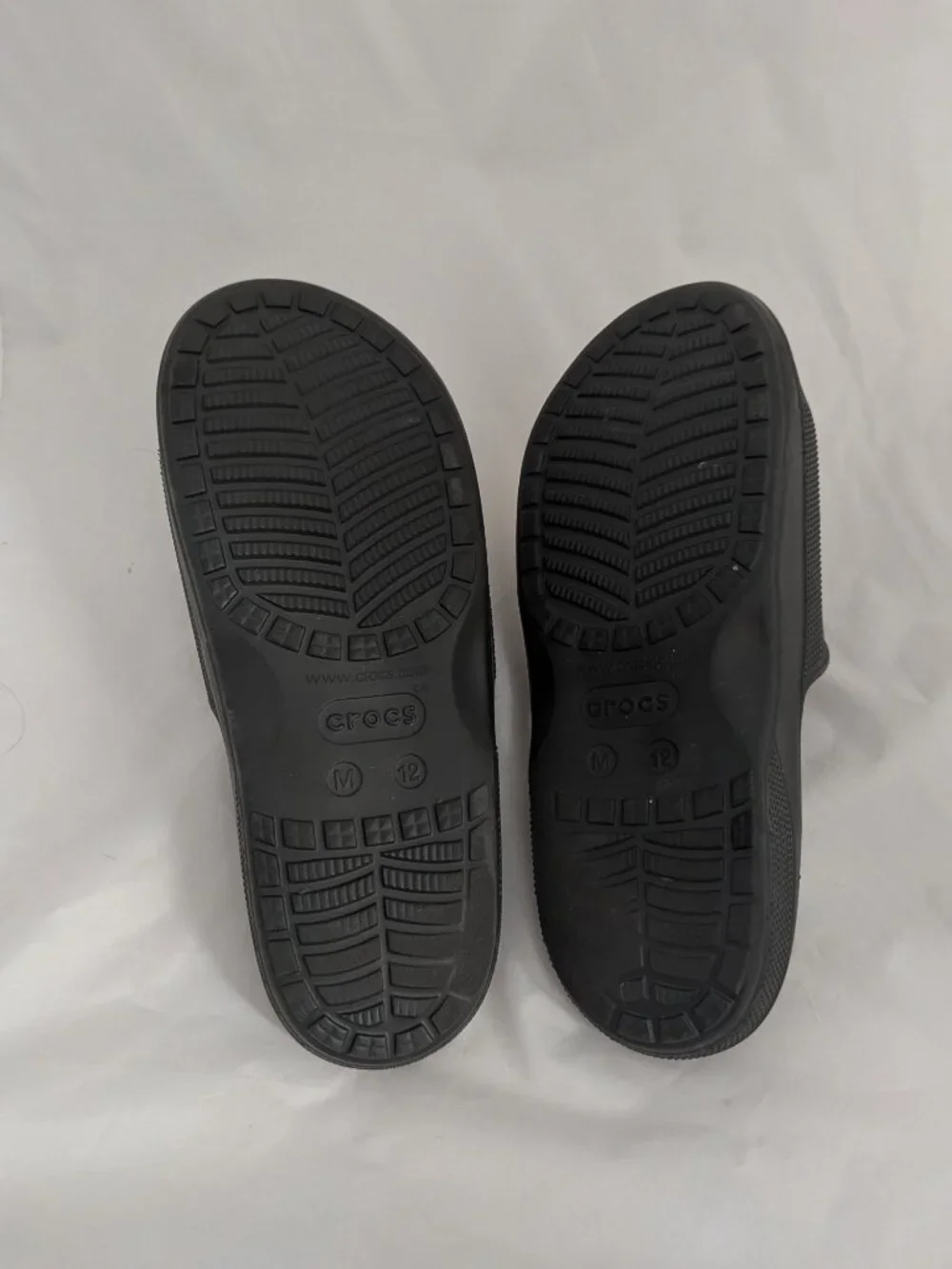Crocs Iconic Comfort Slides Mens 12 Sandals Waterproof  Pool Lake Beach Summer
